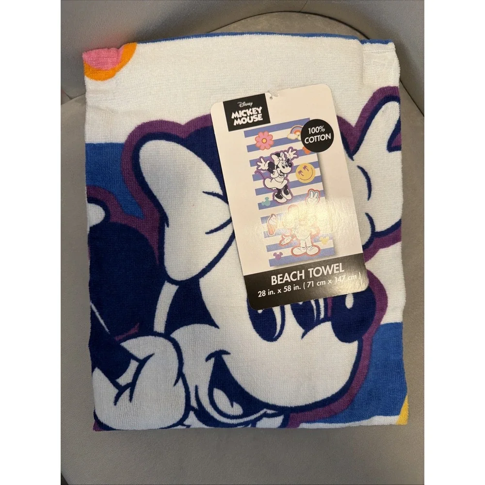 Mickey Mouse & Friends Minnie Mouse Beach Towel 28